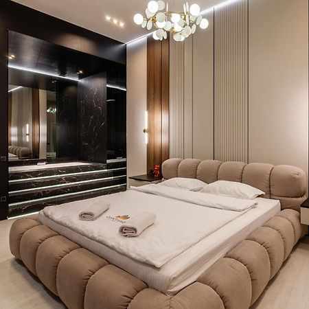 Апартаменты Leogrand Jacuzzi On Malaniuka 2 Львов Экстерьер фото